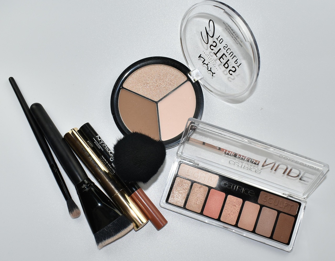 cosmetics, makeup, brushes, application, beauty products, cosmetics eyes, eye shadow, beige color, beauty products, beauty products, beauty products, beauty products, beauty products