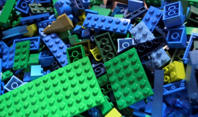 lego, 4k wallpaper, free background, bricks, building, 4k wallpaper 1920x1080, construction, toy, cool backgrounds, plastic, hd wallpaper, wallpaper hd, fun, block, play, full hd wallpaper, childhood, green, laptop wallpaper, mac wallpaper, blue, colourful, creative, desktop backgrounds, build, engineering, background, beautiful wallpaper, windows wallpaper, lego bricks, free wallpaper, wallpaper 4k, ideas, make, design, create, children