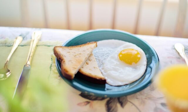 breakfast, fried egg, table, table setting, food, morning, meal, healthy, protein, brunch, toast, breakfast, breakfast, breakfast, breakfast, breakfast, fried egg, fried egg, food, food, morning, protein, protein, brunch, brunch, brunch, brunch, toast