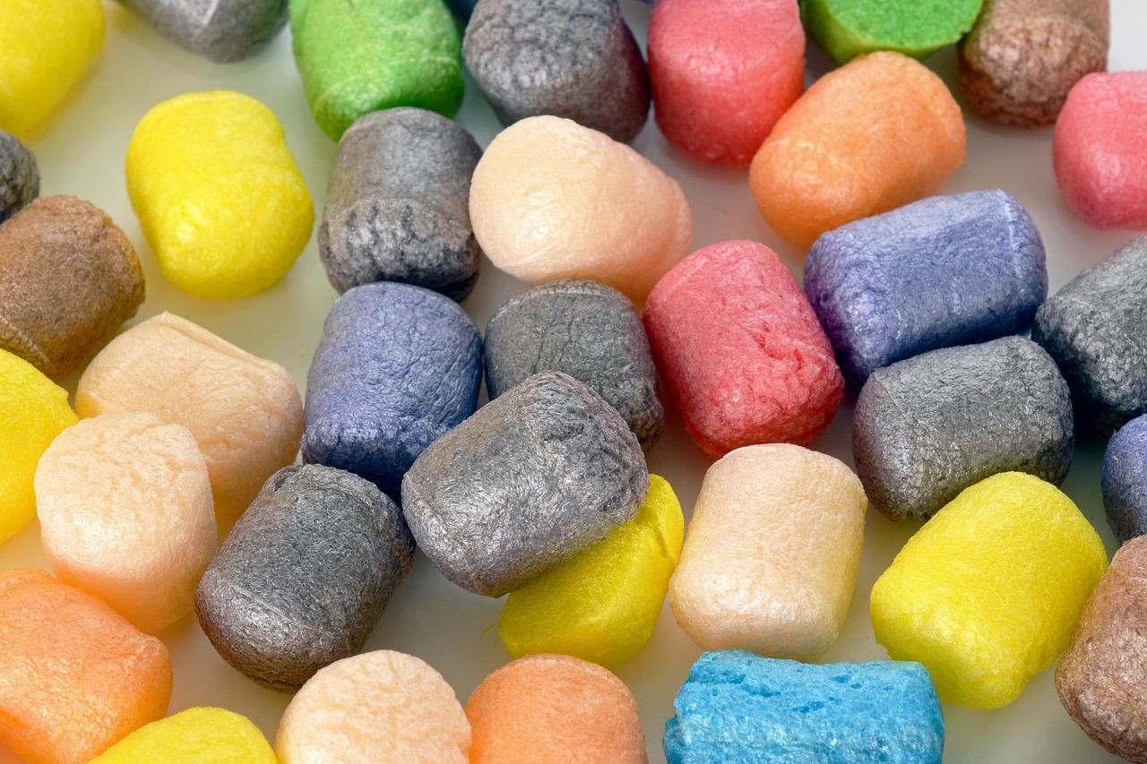 playmais, playcorn, environmentally friendly, nature, corn semolina, water, to play, handcraft, fantasy, creativity, pastime, to form, moisten, to cut, presses, coloured, multicoloured